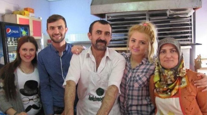 &Ouml;ğrencilerin &rsquo;simit&ccedil;i Baba&rsquo;sı