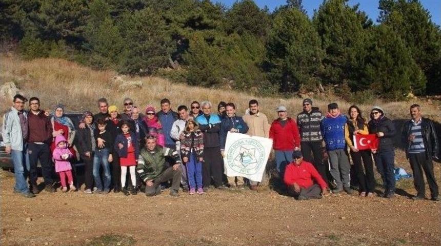 Doğaseverlerden &Ouml;ğretmenler G&uuml;n&uuml; Y&uuml;r&uuml;y&uuml;ş&uuml;