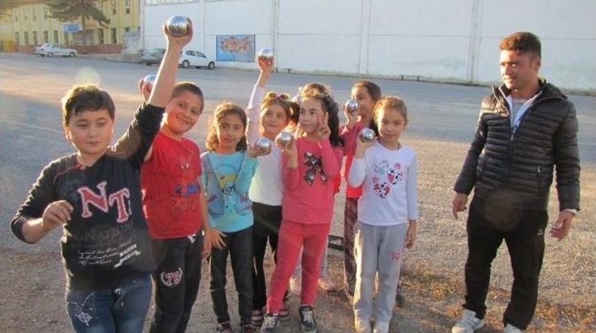 İlkokul &Ouml;ğrencilerine Bocce Kursu