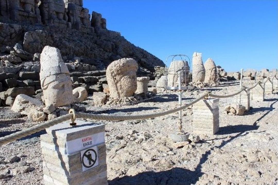 Nemrut Dağı&rsquo;ndaki Devasa Heykeller Artık Zarar G&ouml;rmeyecek