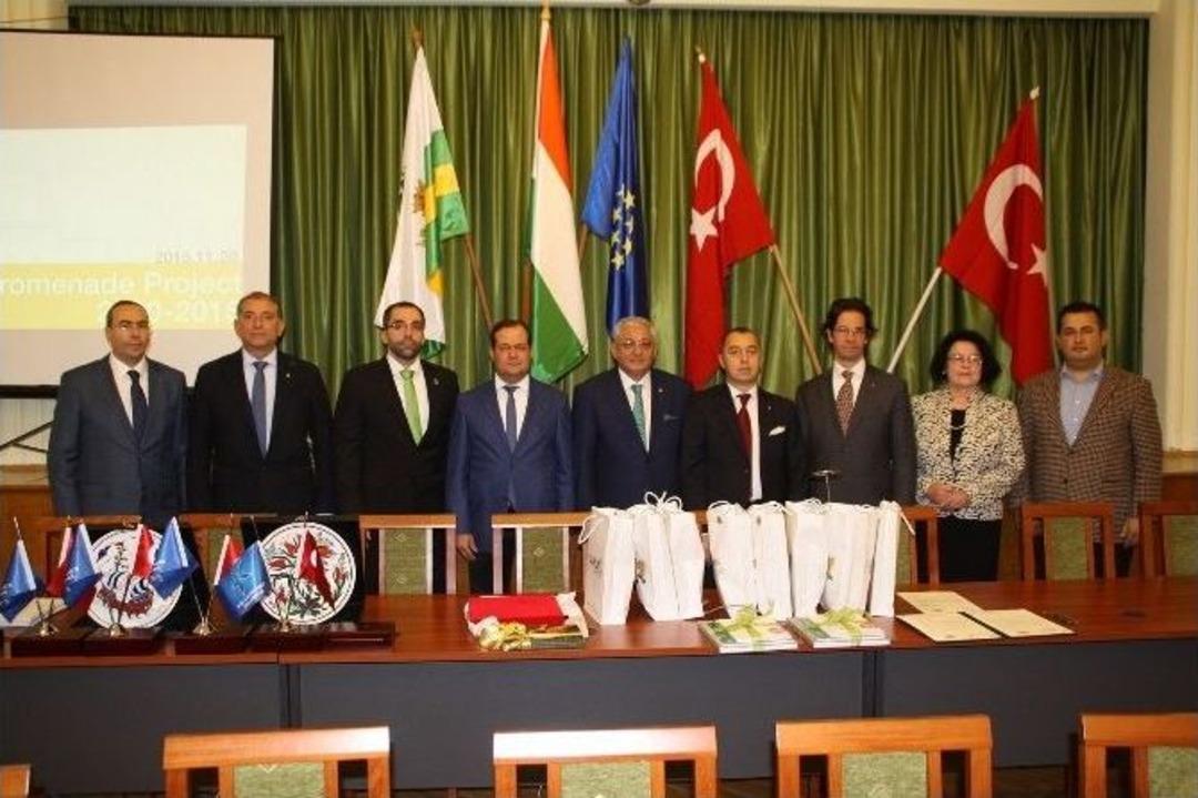 K&uuml;&ccedil;&uuml;k&ccedil;ekmece İle Macaristan&rsquo;ın J&oacute;zsefv&aacute;ros İl&ccedil;esi Kardeş Oldu