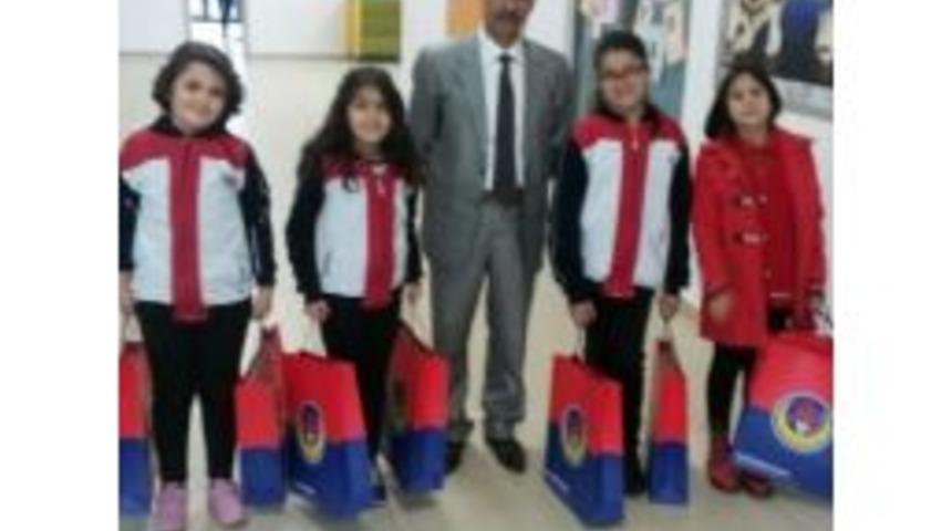 Ted Batman Koleji&rsquo;nden Yoksul &Ouml;ğrencilere Kitap Desteği