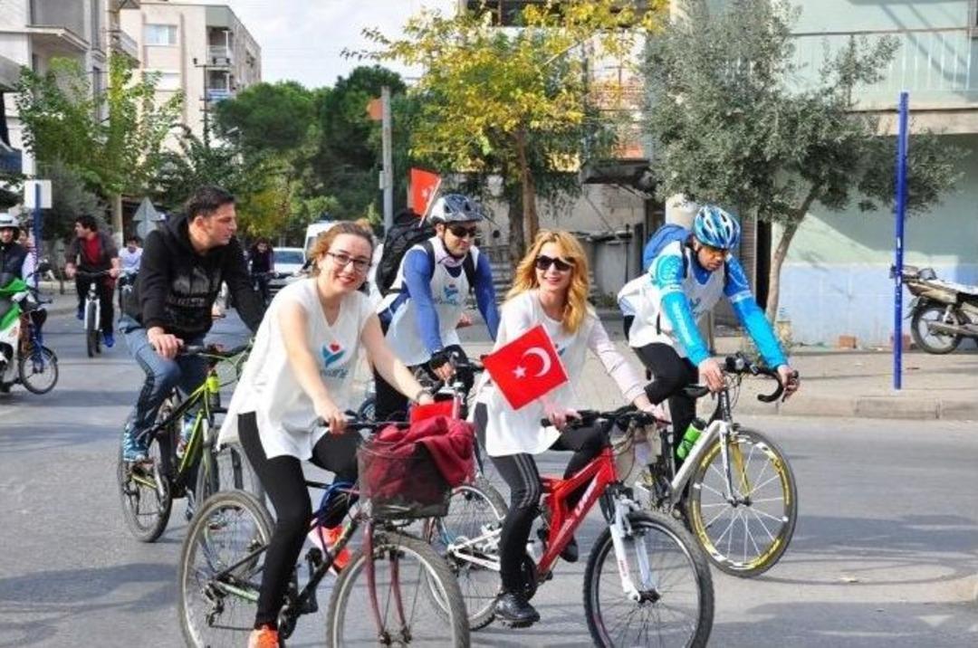 Bisiklet&ccedil;iler Baş&ouml;ğretmen İ&ccedil;in Salihli&rsquo;de Buluştu