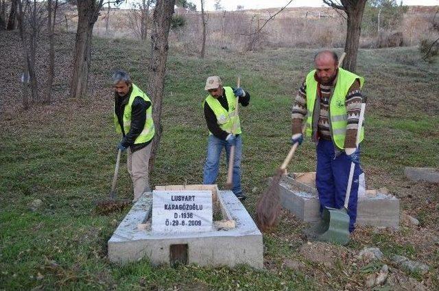 Sivas’taki Ermeni Mezarlığı Gün Yüzüne Çıkıyor