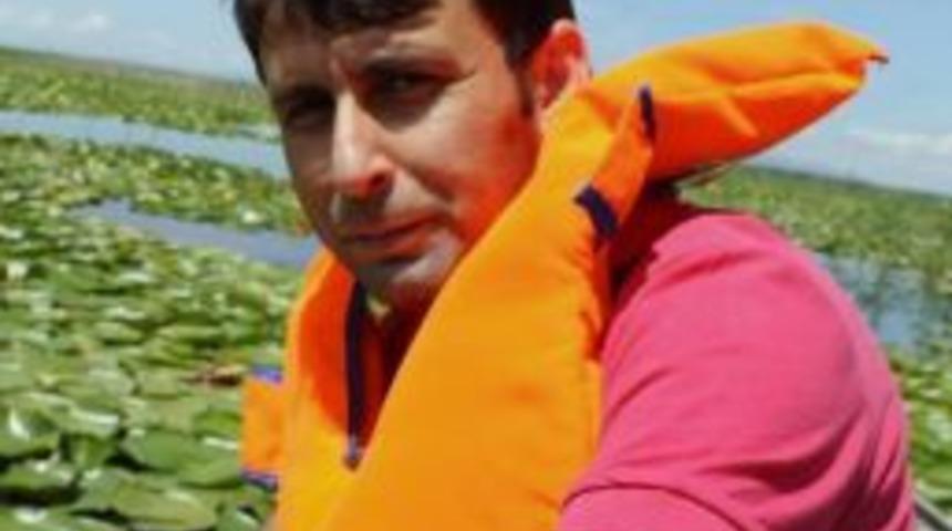 Ekmek Almak İ&ccedil;in Aracından İnen Gazeteciye Tır &Ccedil;arptı