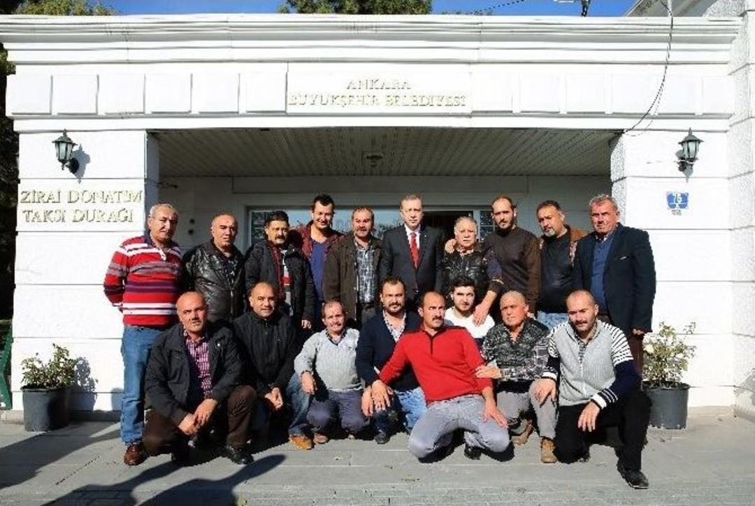 Cumhurbaşkanı Erdoğan&rsquo;dan Taksi Durağına Ziyaret