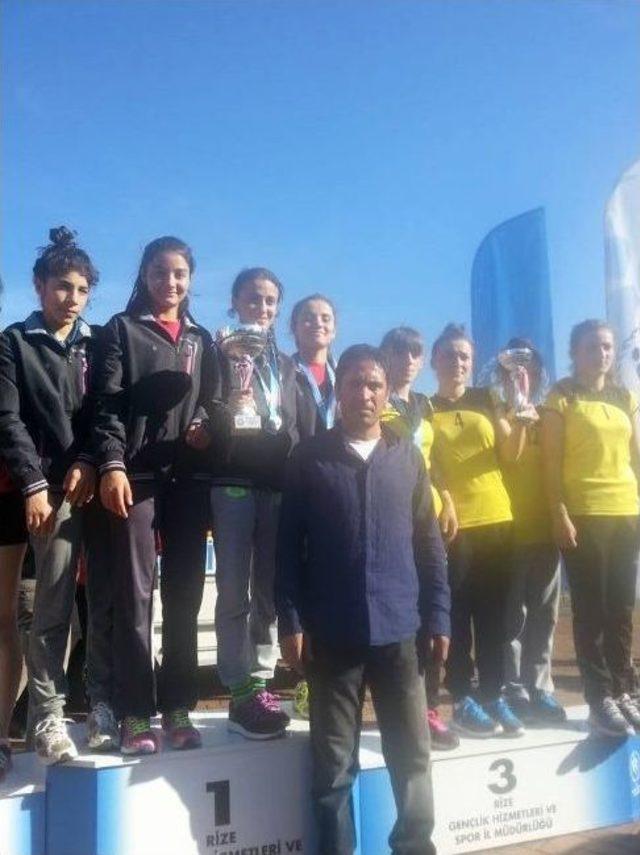 Palandöken Belediyesi Atletizm Takımı Birinci Oldu