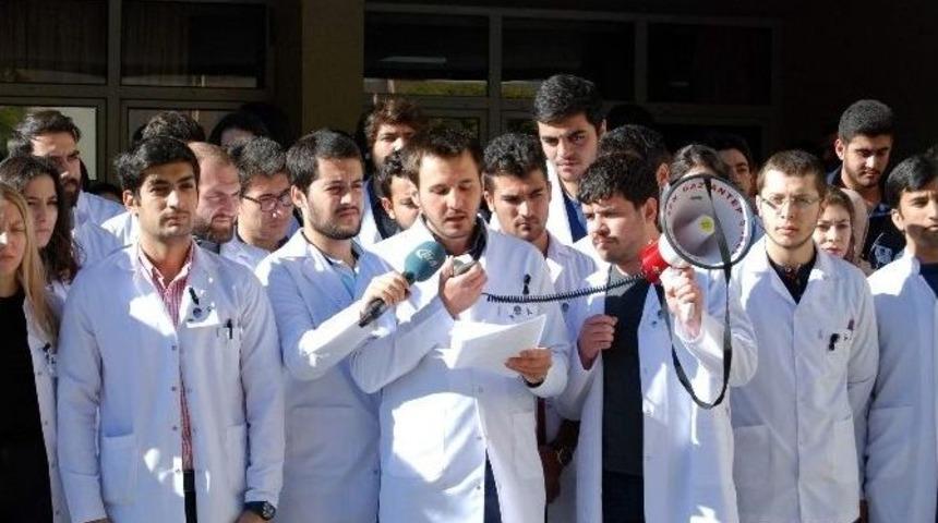 Doktor Dağdemir, Tıp Fak&uuml;ltesi &Ouml;ğrencileri Tarafından Dualarla Anıldı