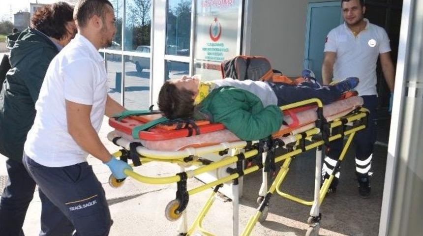 Otomobilin &Ccedil;arptığı &Ouml;ğrenci Yaralandı