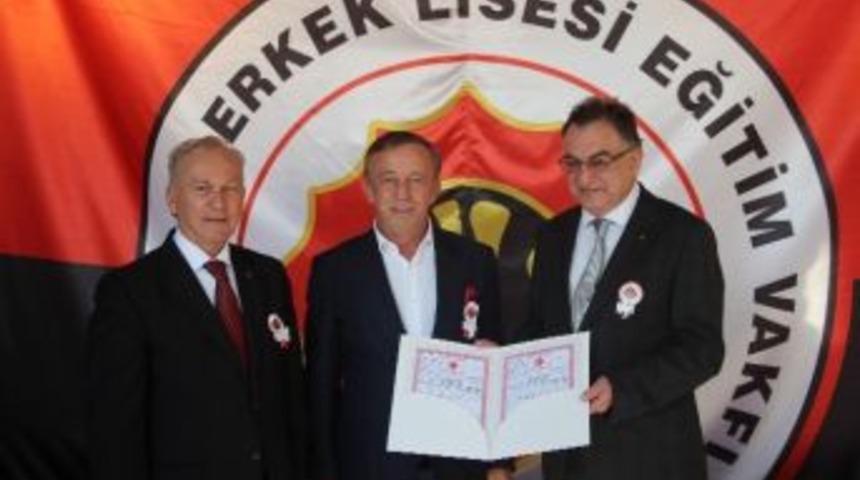 Ağaoğlu: "t&uuml;rkiye İ&ccedil;in En İyi Senaristler Bile Se&ccedil;im Sonu&ccedil;larından Daha İyi Bir Şey Yazamazdı"