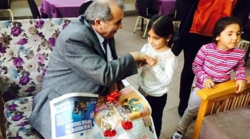 Miniklerden Emekli &Ouml;ğretmen Ziyareti