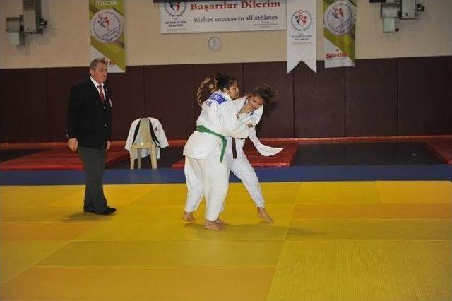 Trabzon’da Okul Sporları Judo Müsabakalarıyla Başladı