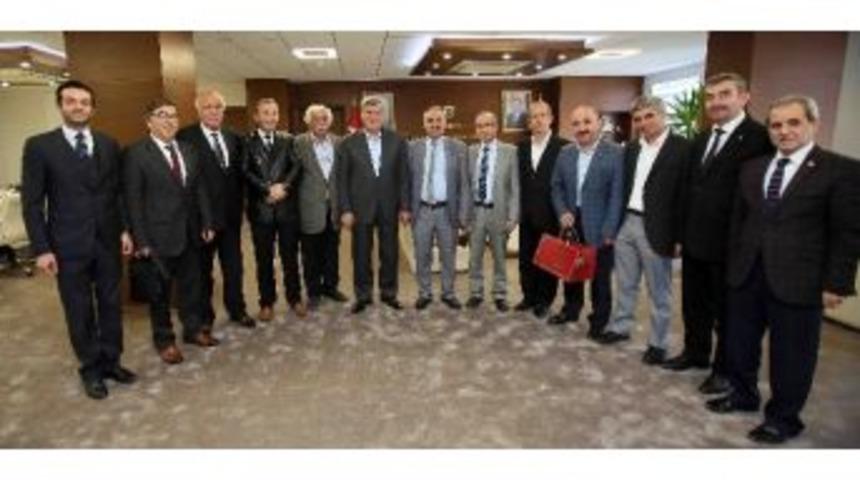 Başkan Karaosmanoğlu Konuklarını Ağırladı