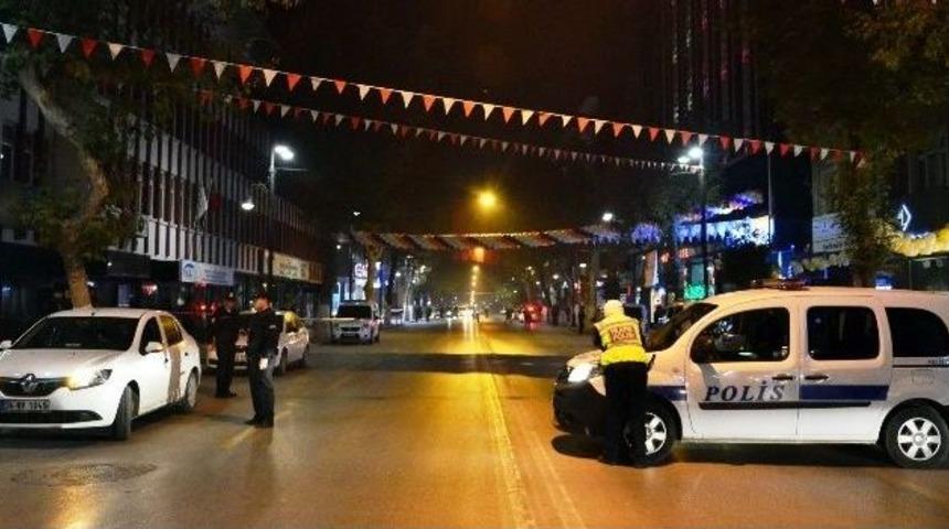 Ş&uuml;pheli Kutu Polisi Alarma Ge&ccedil;irdi