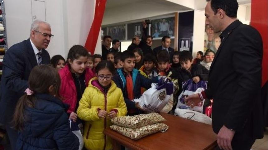 K&uuml;&ccedil;&uuml;k Kalplerden Ulvi Davranış