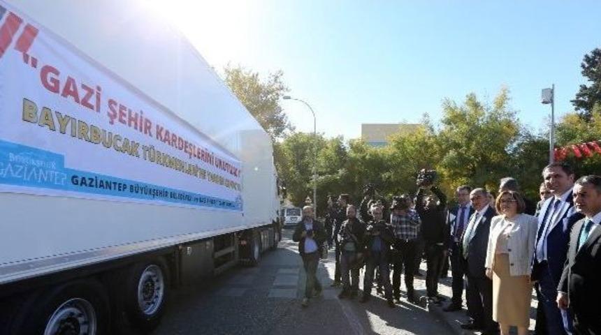 B&uuml;y&uuml;kşehir&rsquo;den Bayırbucak T&uuml;rkmenlerini 17 Tır Yardım Malzemesi