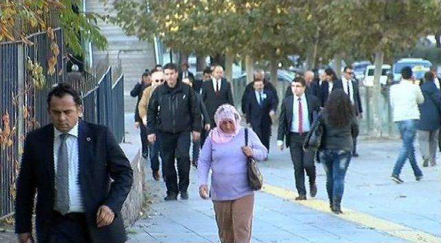 (özel Haber) Şehit Cenazesine Katıldı, Bakanlığa Yürüyerek Gitti