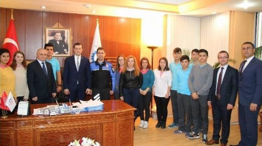 Gen&ccedil;ler Sordu Başkan Cevapladı