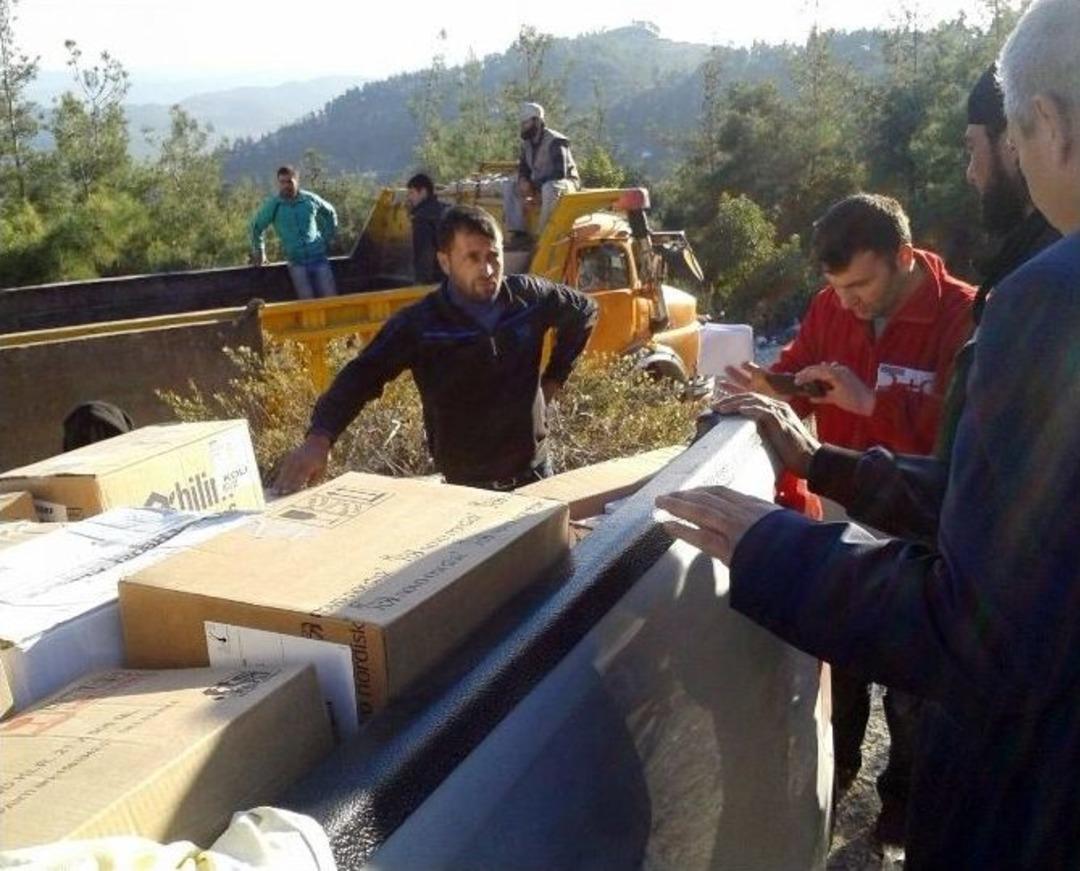 Bayırbucak T&uuml;rkmenlerine 25 Bin Liralık İla&ccedil; Yardımı