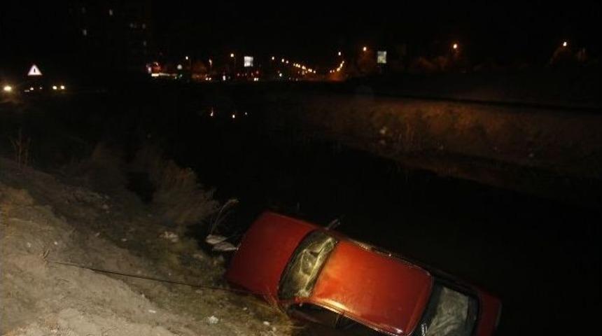 Su Kanalına U&ccedil;tu, Otomobilini Kanalda Bırakıp Evine Gitti