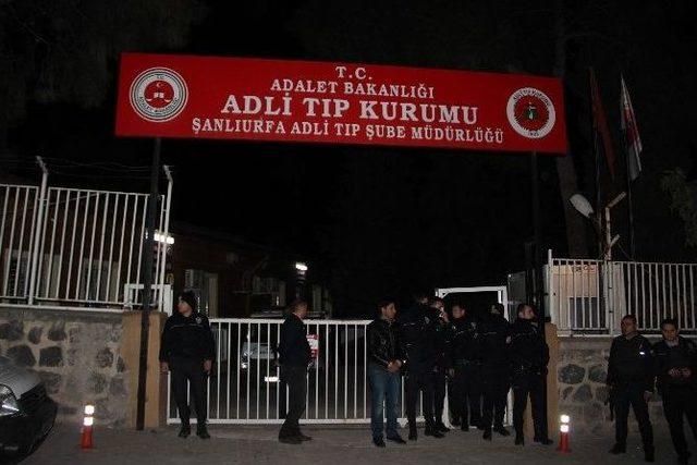 Şehit Polisin Cenazesi Morga Götürüldü