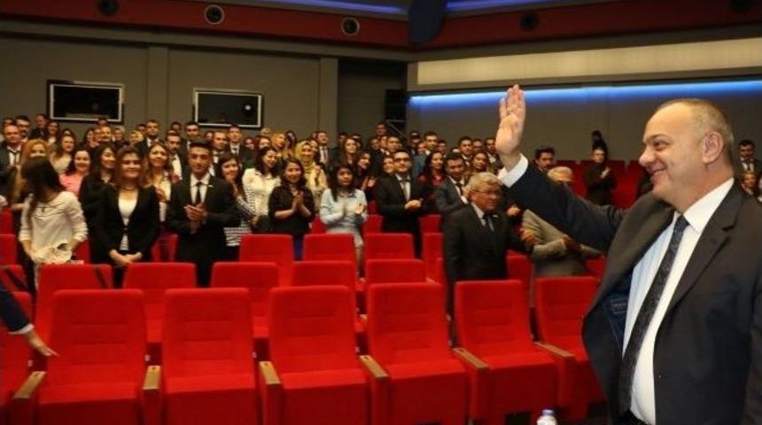 Başkan Erg&uuml;n &Ouml;ğretmenleri Unutmadı