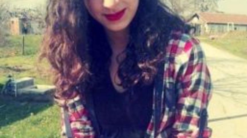 Liseli Kız Kazada Can Verdi