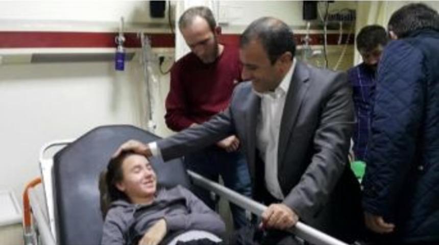 &Ouml;ğretmenler G&uuml;n&uuml; Pastasından 23 Kişi Zehirlendi