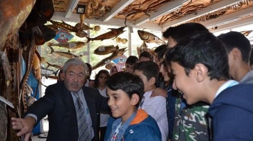 &Ouml;ğrencilere Teog &Ouml;ncesi Balık Dopingi