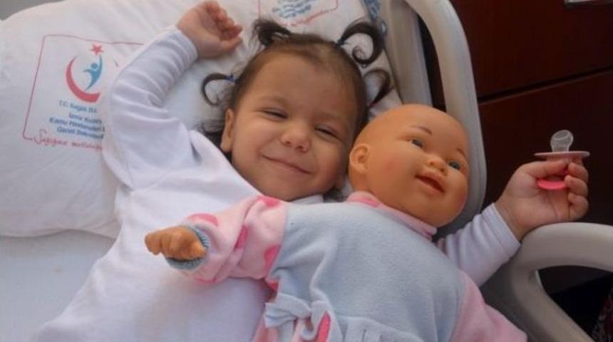 Minik Nur Artık Yürüyebilecek