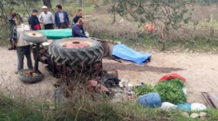 Akhisar&rsquo;da Trakt&ouml;r Devrildi: İki Yaralı