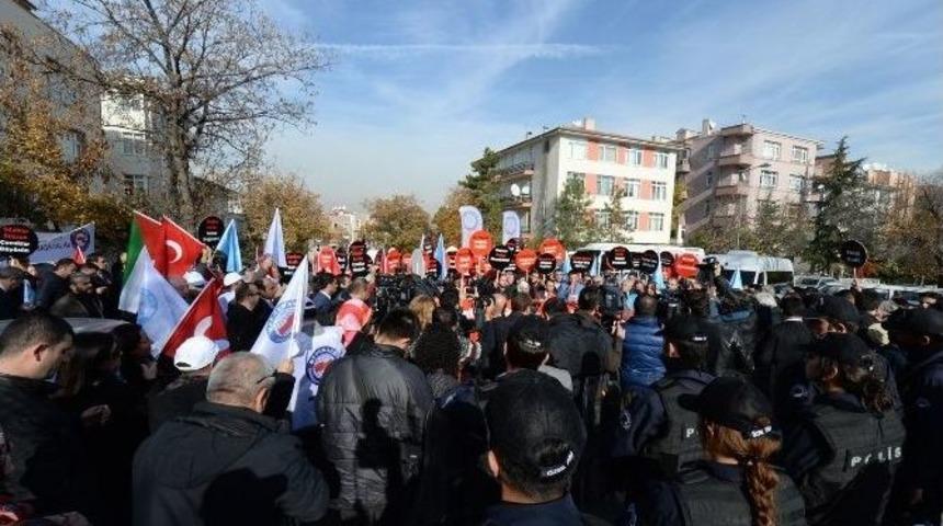 Rusya B&uuml;y&uuml;kel&ccedil;iliği &Ouml;n&uuml;nde Bayırbucak Protestosu