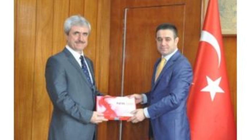 Milli Eğitim Birim Müdürlerine Tablet Dağıtıldı