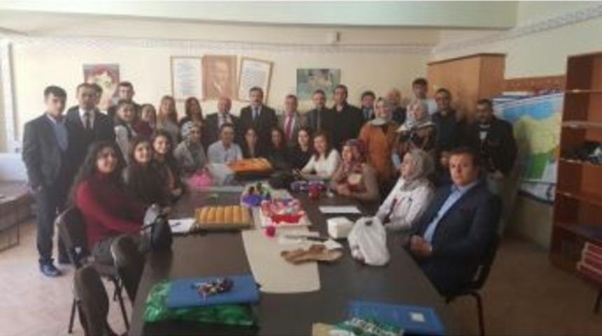 Kırıkdag K&ouml;y&uuml; Sakinleri &Ouml;ğretmenleri Sevindirdi