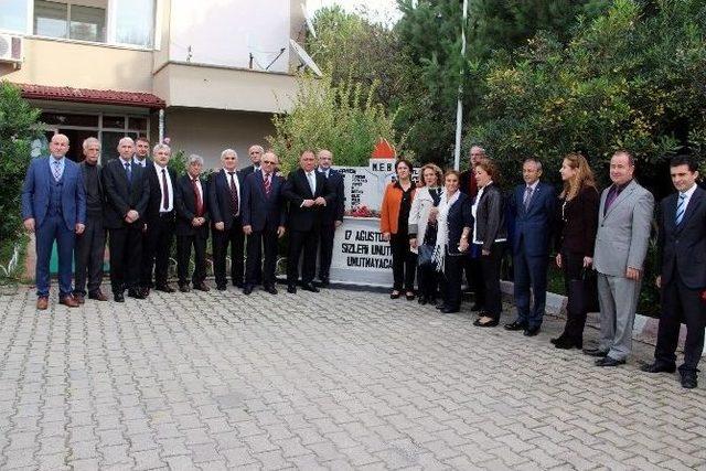 Yalova’da Şehit Öğretmenler Anıldı