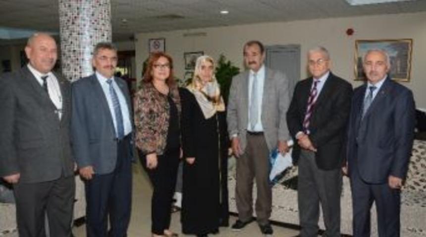 Ak Parti&rsquo;den Emekli &Ouml;ğretmenlere Ziyaret