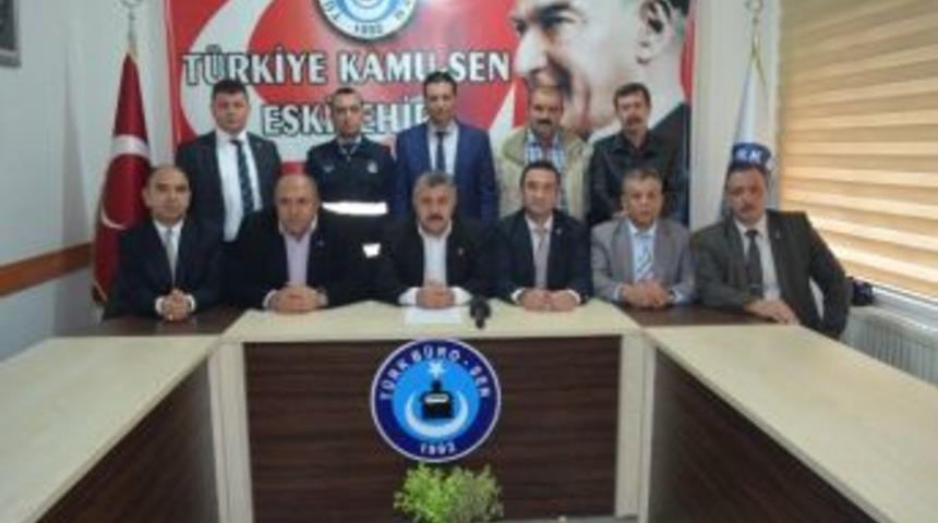 T&uuml;rkiye Kamu-sen Eskişehir İl Temsilcisi H&uuml;sn&uuml; Tuncer: