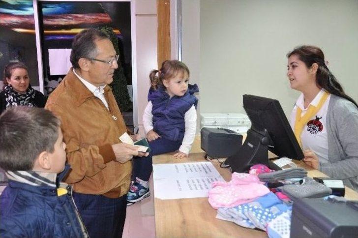 Başkan Uğur Torunlarıyla Çocuk Köyünde G1