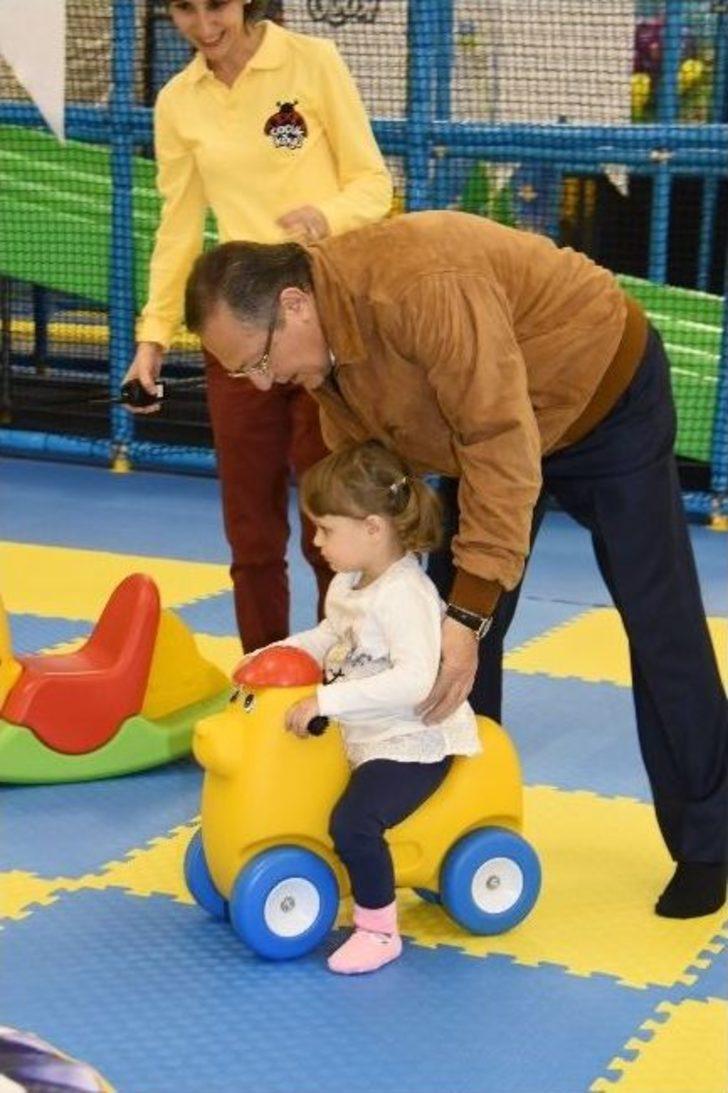 Başkan Uğur Torunlarıyla Çocuk Köyünde G5