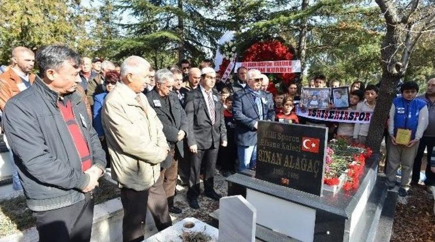 Kaleci Sinan 30 Yıldır Kalplerde