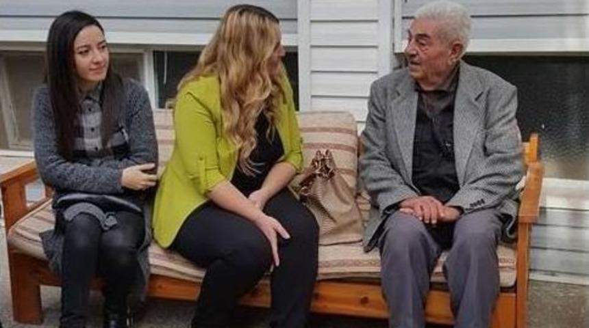 Ak Parti&rsquo;den Emekli &Ouml;ğretmenleri Duygulandıran Ziyaretler