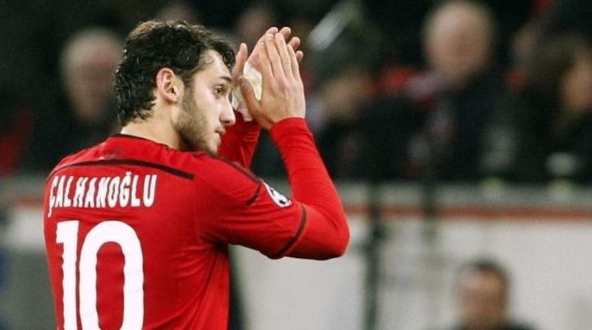 Milli Yıldız Hakan &Ccedil;alhanoğlu En İyi 11&rsquo;e Aday