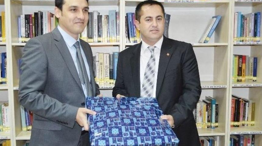 Kastamonu&rsquo;da En &Ccedil;ok Kitap Okuyan &Ouml;ğretmene &Ouml;d&uuml;l