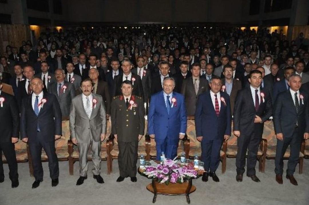 Erzincan&rsquo;da &Ouml;ğretmenler G&uuml;n&uuml;