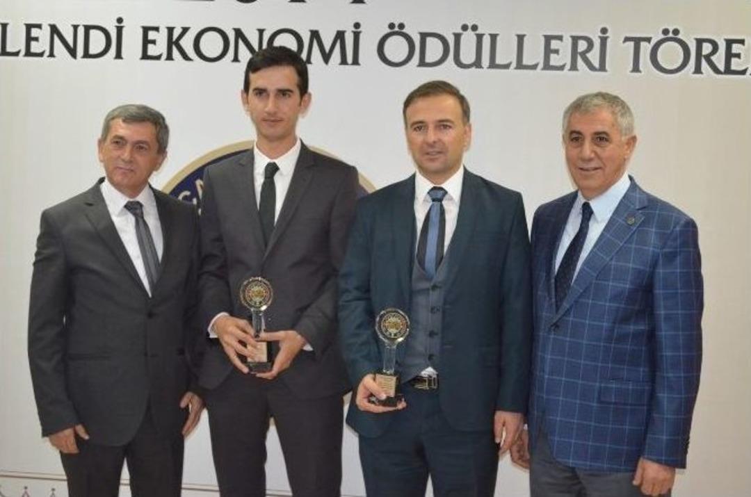 Salihli Tso Kulalı Ve Selendili &Uuml;yelerini &Ouml;d&uuml;llendirdi