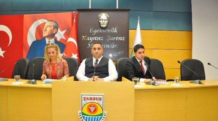 Can: "biz Herkese Aynı Mesafedeyiz"