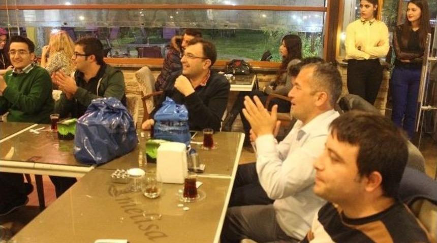 &Ouml;ğretmenler Canlı M&uuml;zik Eşliğinde Eğlendi