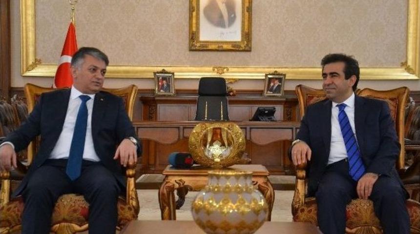 Rize Valisi Yazıcı&rsquo;dan Kocaeli Valisi G&uuml;zeloğlu&rsquo;na Ziyaret