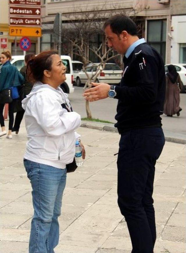 Kadına Şiddete Tek Kişilik Protesto