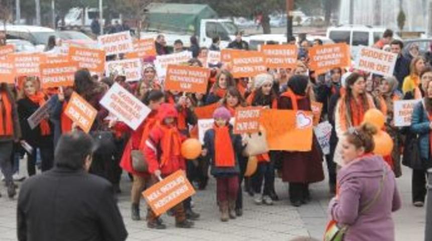 Erzurum&rsquo;da &ldquo;kadına Şiddete Hayır&rdquo; Y&uuml;r&uuml;y&uuml;ş&uuml;